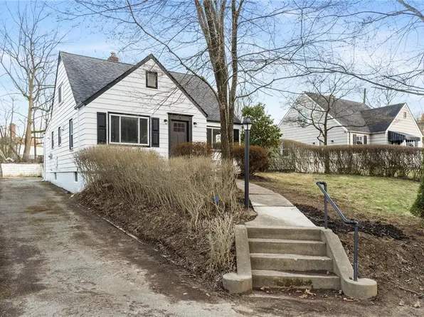 241 Delaware Dr, Glenshaw, PA 15116