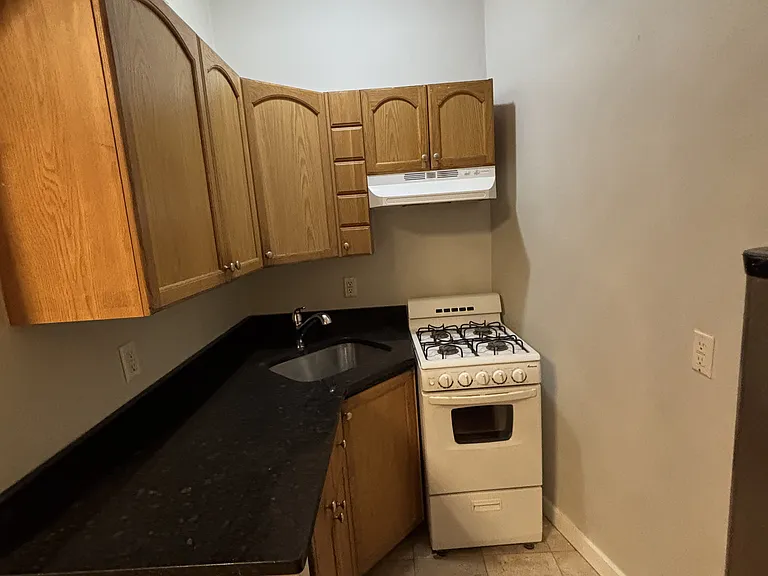 38 Hemenway St #9 — Photo 14