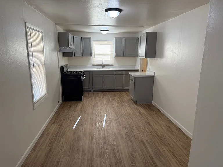 1339 S Liberty St — Photo 4