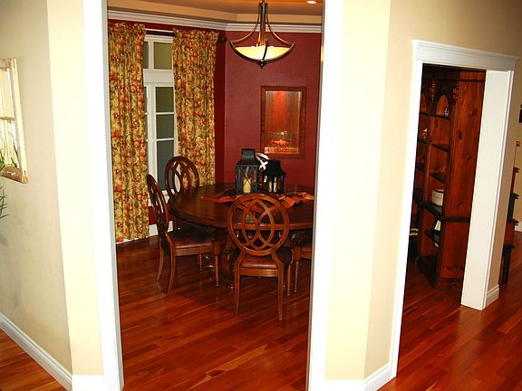4th image of 3125 38th Ave NW