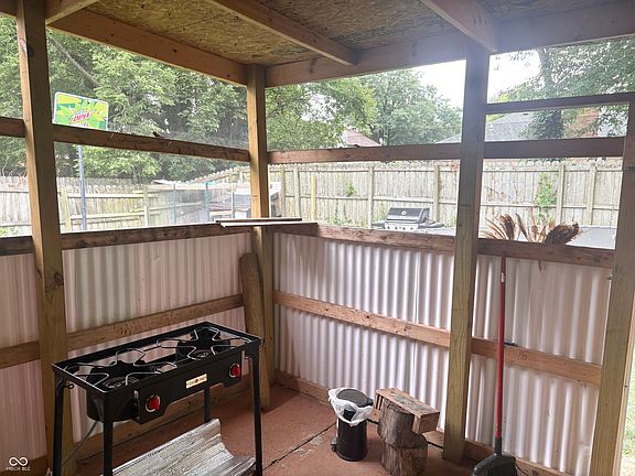 5th image of 3601 Pleasant Lake Dr