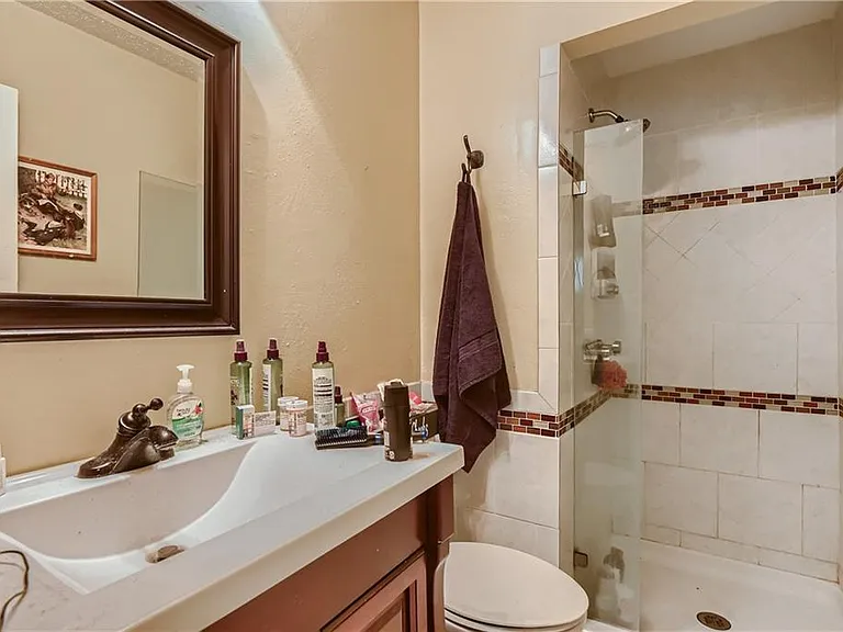 21423 Patton Ave #A — Photo 4