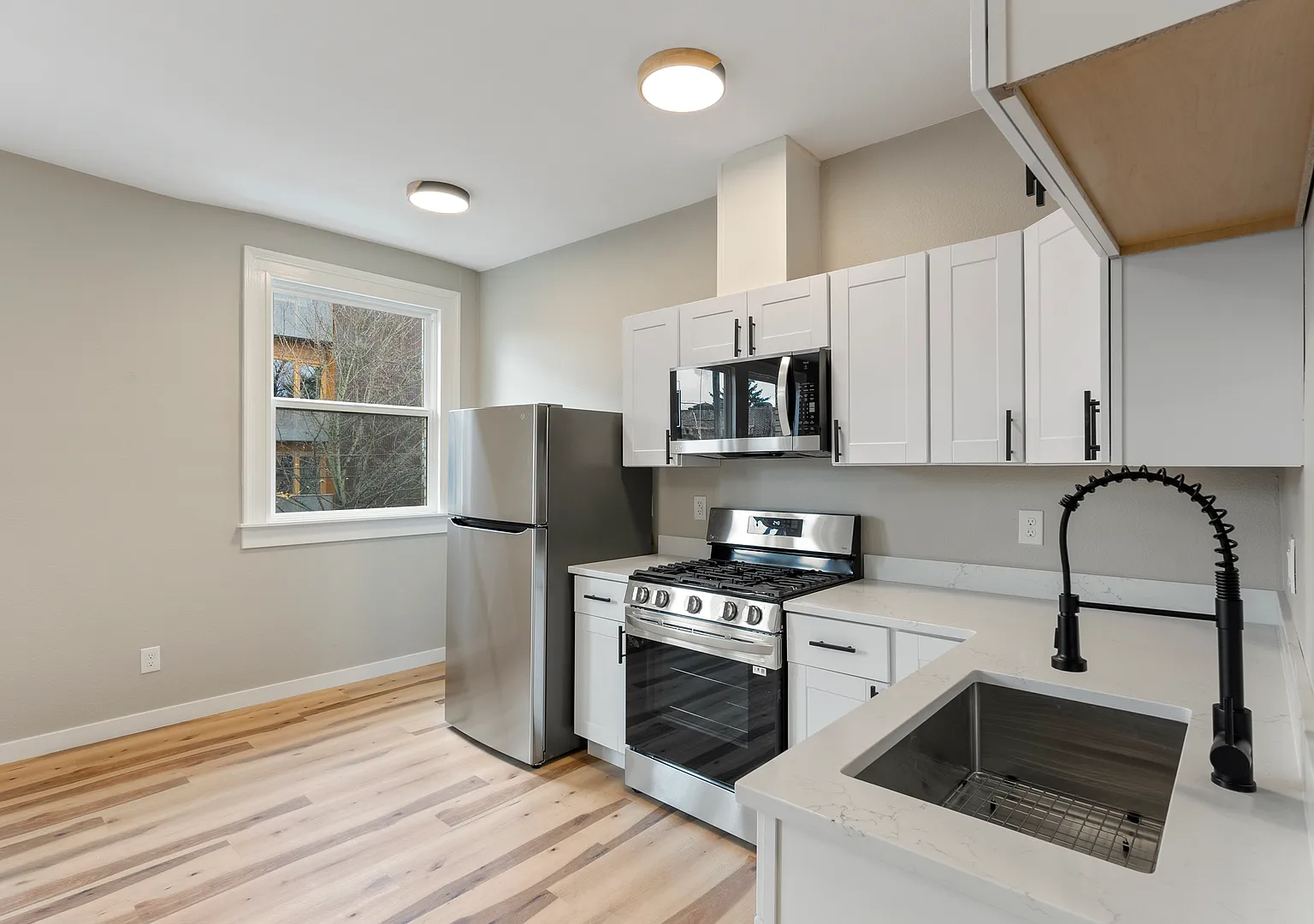 Sunnymot Apartments — Photo 3