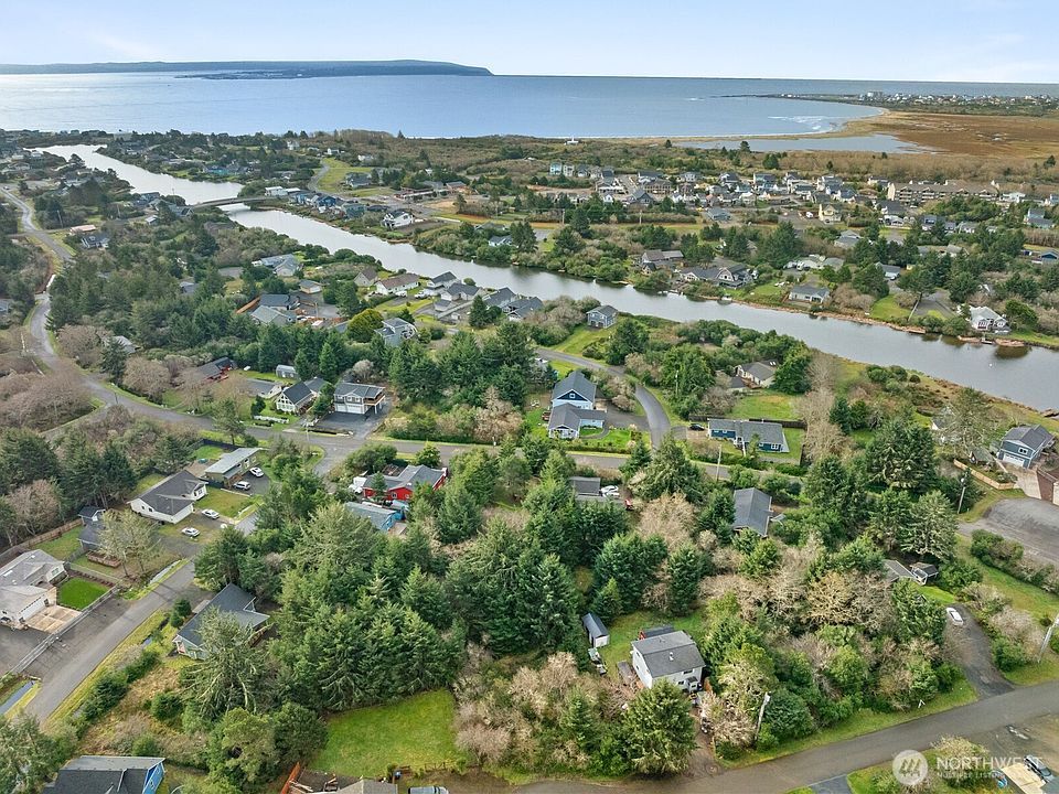 1st image of 855 Hake Court SW