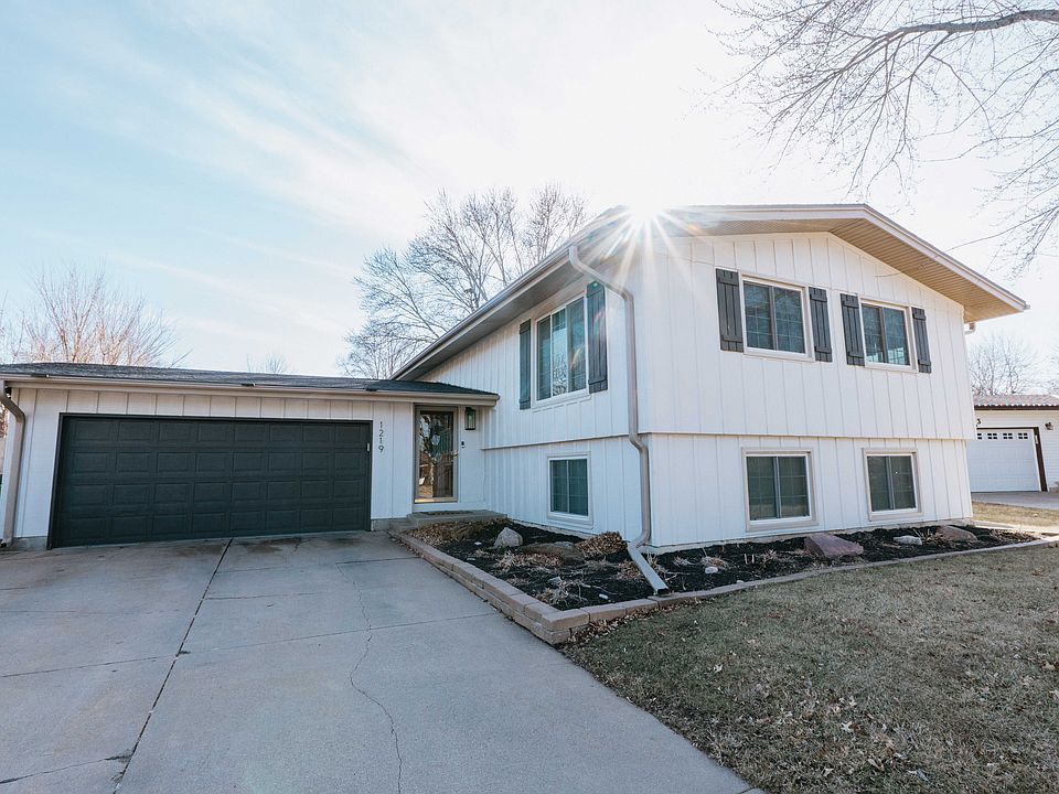 1st image of 1219 Argyll Pl