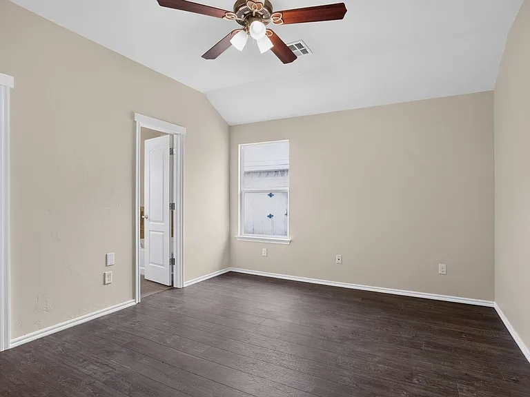 13113 Camden Dr — Photo 25