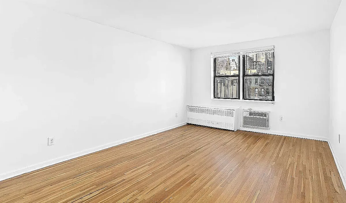 228 East 81st Street — Photo 2