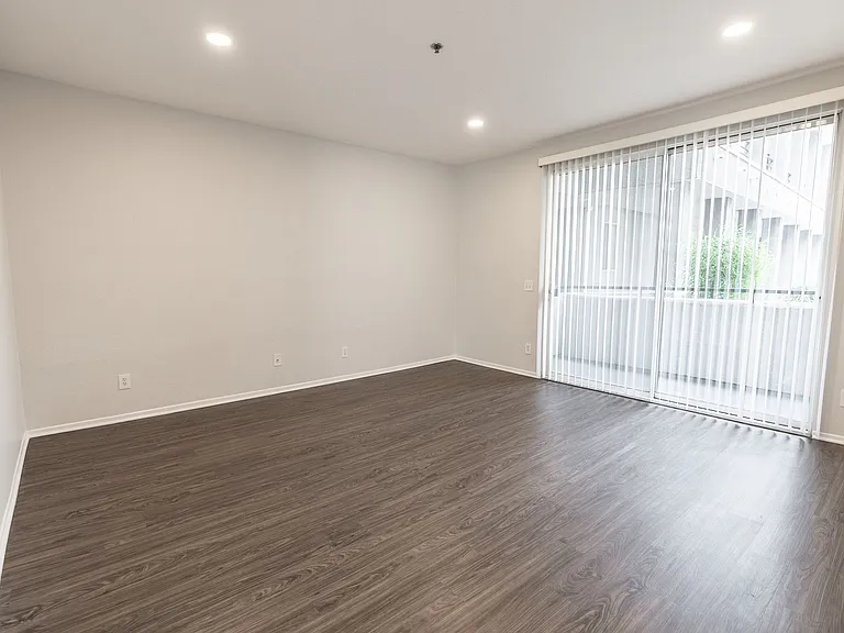 4532 Murietta Ave — Photo 21