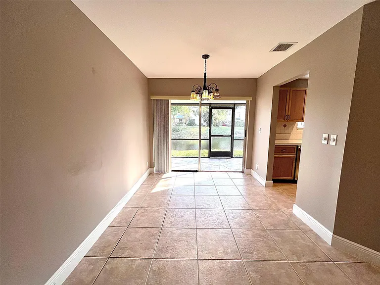 2246 Discovery Cir — Photo 5