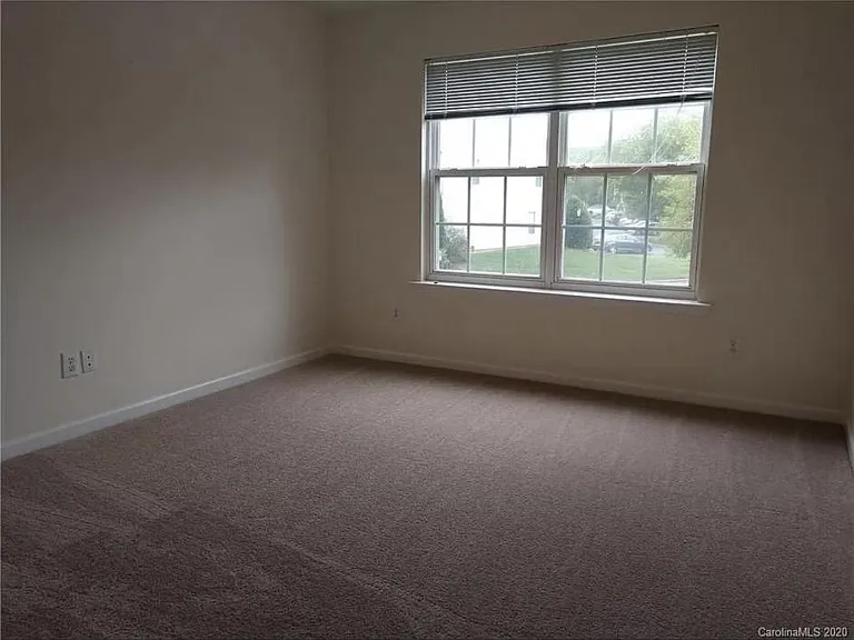 4058 Glenlea Commons Dr — Photo 6