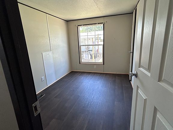 4th image of 318 Hodge Ct