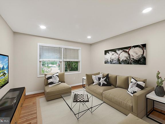 3rd image of 107 Reveille Rd #107