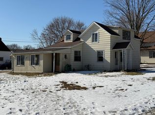 301 4th St SW, Pine Island, MN 55963
