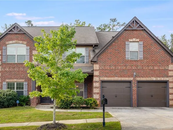 8026 Stillmist Dr, Fairburn, GA 30213