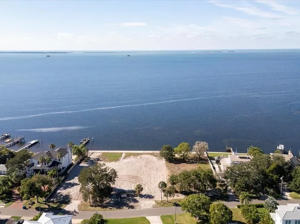 621 N Mayo St #18, Crystal Beach, FL 34681