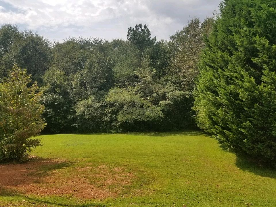 2nd image of 165 Twin Creek Dr