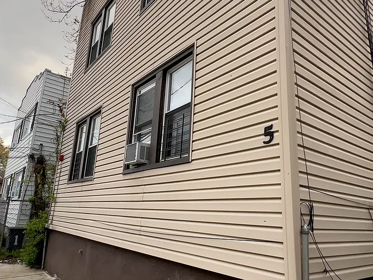 5 Timothy St #4 — Photo 2