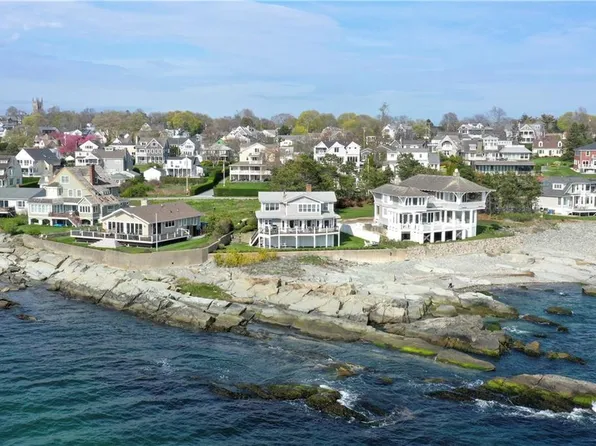 83 Shore Dr, Middletown, RI 02842