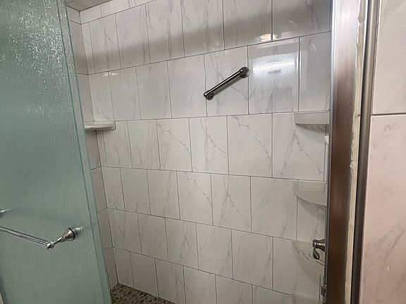 5th image of 4580 N Mobile Ave #1