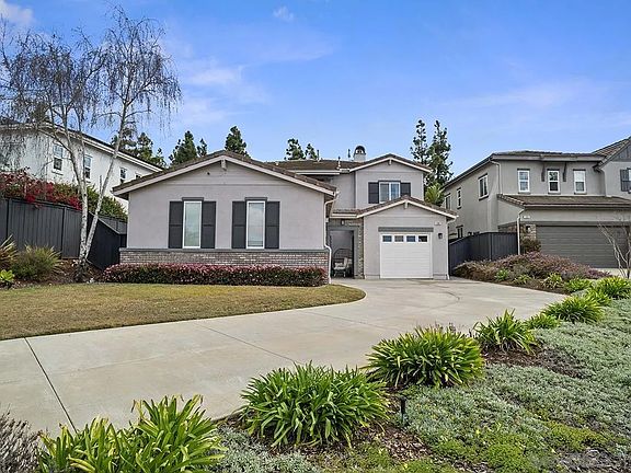 2nd image of 1587 Clifftop Ave