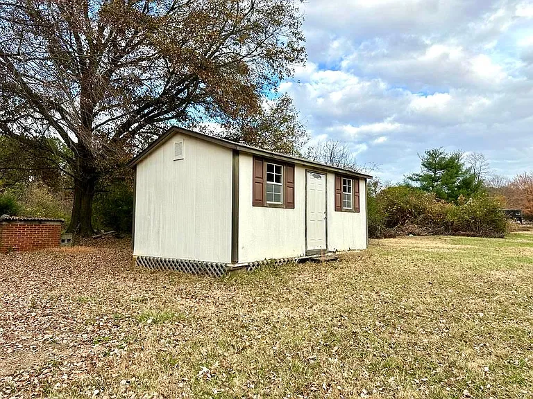 8002 Browne Rd — Photo 24