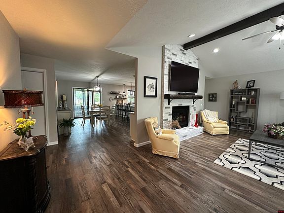 5th image of 1817 Fairway Dr