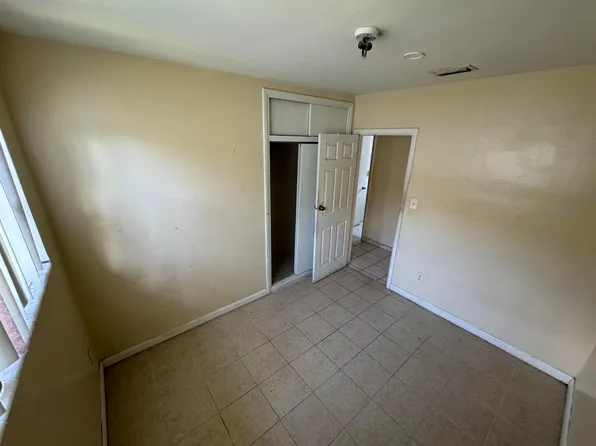 521 NW 15th Way, Fort Lauderdale, FL 33311