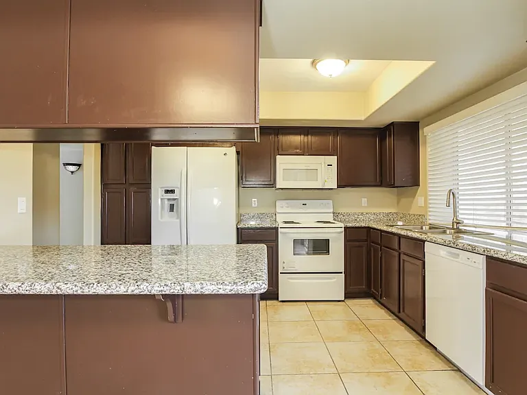 7128 N 28th Ave — Photo 14