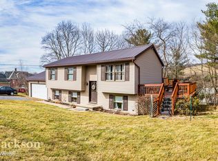 910 Highland St, Jersey Shore, PA 17740