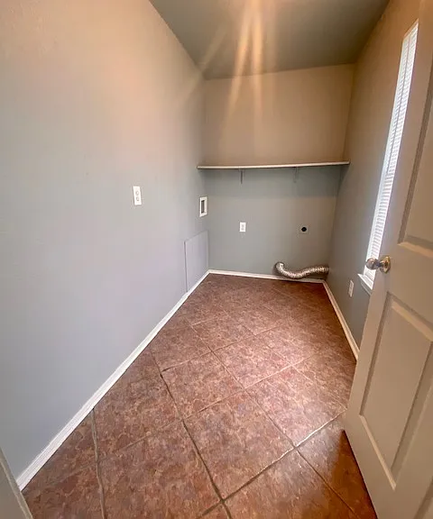 3225 Silverton St — Photo 10