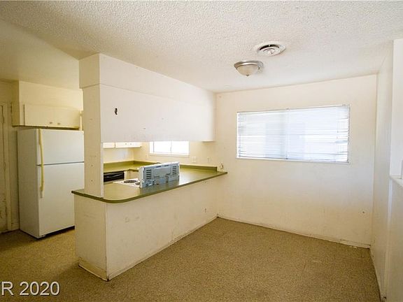 4th image of 5262 Hillsboro Ln