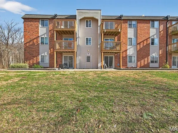 2844 Blackforest Dr APT F, Saint Louis, MO 63129
