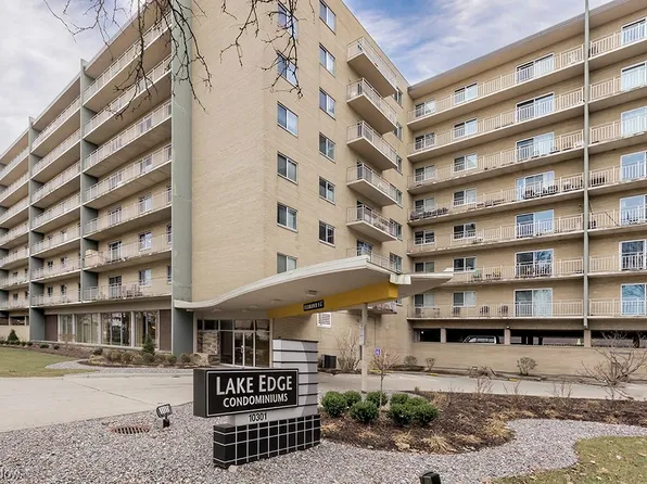 10301 Lake Ave APT 822, Cleveland, OH 44102