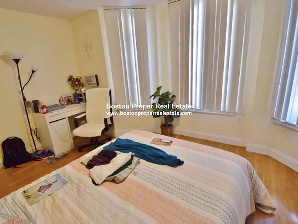 2nd image of 86 Westland Ave #504