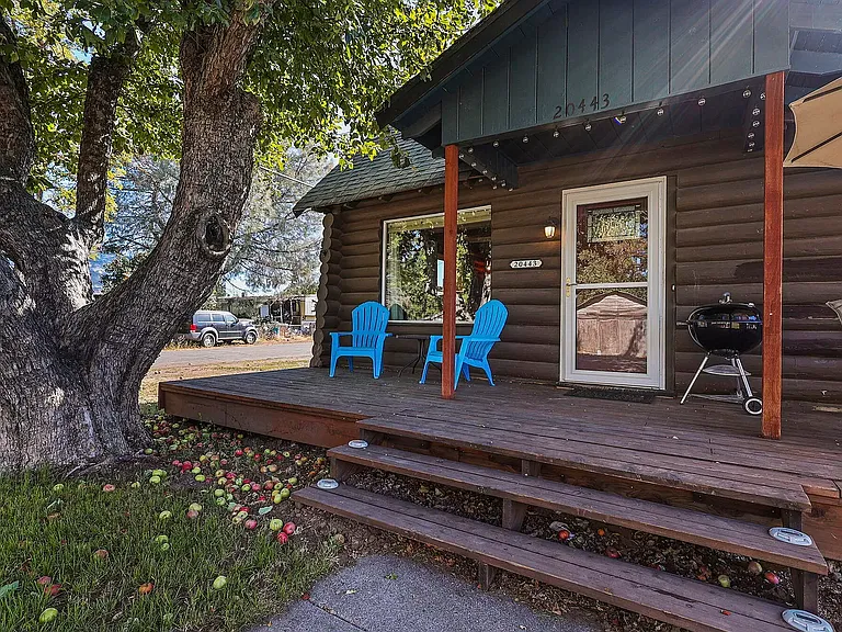 20443 Plumas St — Photo 21