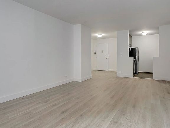 4th image of 300 Mercer St APT 18B