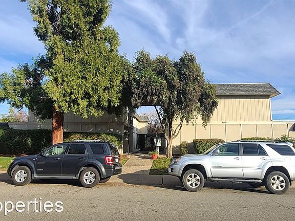 2nd image of 209 Sharon Way Unit 4