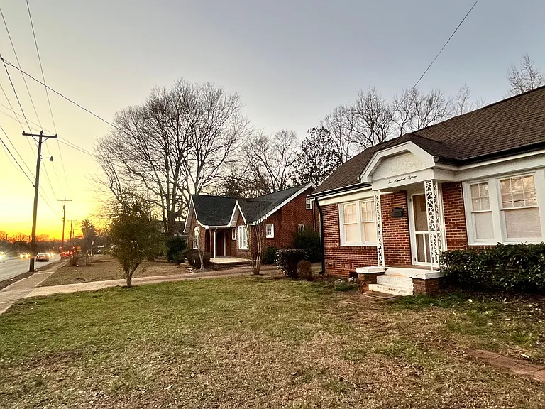 215 E Blue Ridge Dr — Photo 16