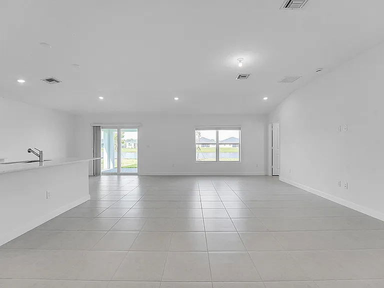 6394 NW Windwood Way — Photo 3