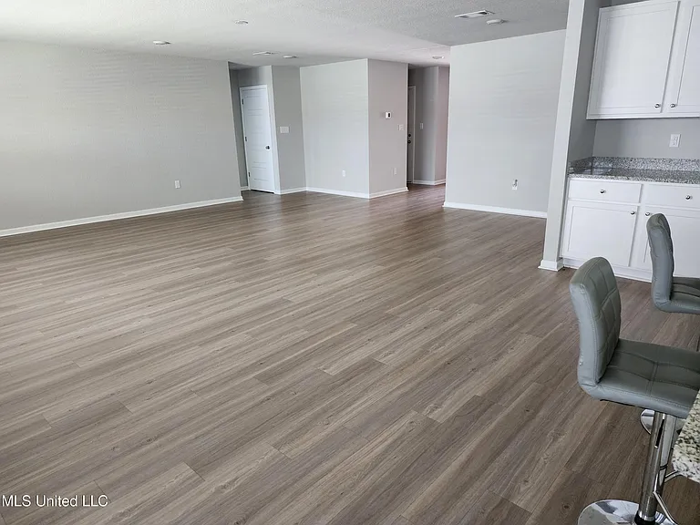 115 Rosie Dr — Photo 6