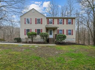 196 N Fostertown Dr, Newburgh, NY 12550
