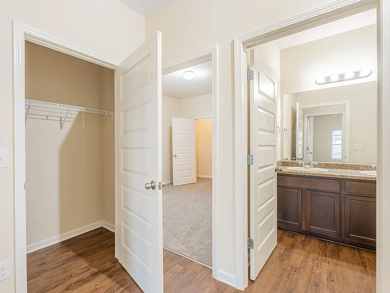 6130 Mahogany Ter — Photo 32