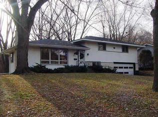 8335 Wesley Dr, Golden Valley, MN 55427