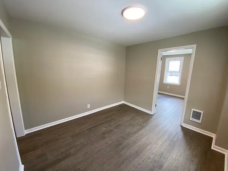 944 Sullivan St #2 — Photo 21