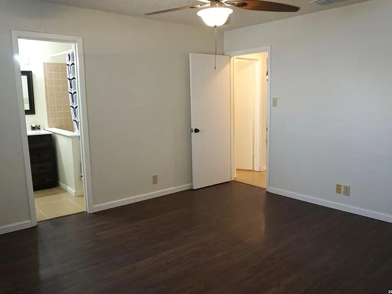 8435 Forest Ridge Dr — Photo 11