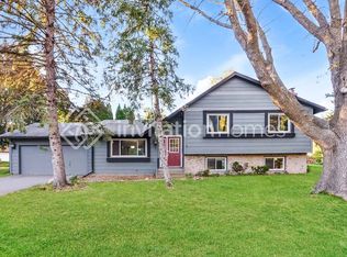 6840 Penamint Ln, Chanhassen, MN 55317