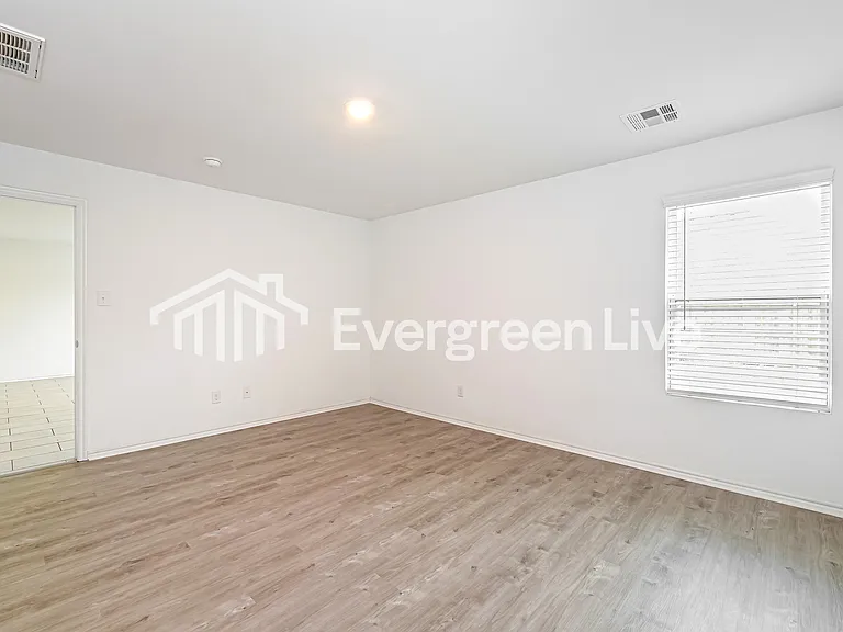 10905 SW 22nd St — Photo 10