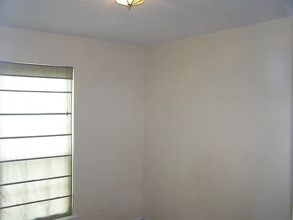 2nd image of 5727 Irving Blvd NW