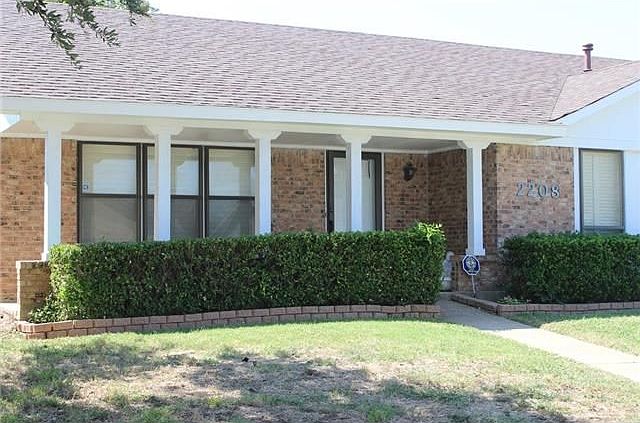 1st image of 2208 Stonebrook Dr