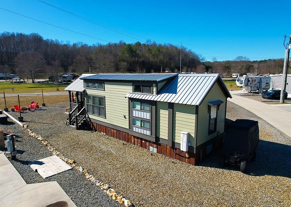 1st image of 192 Mountain Meadows Dr